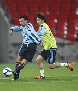 Xavi Hernández and David Silva in training.